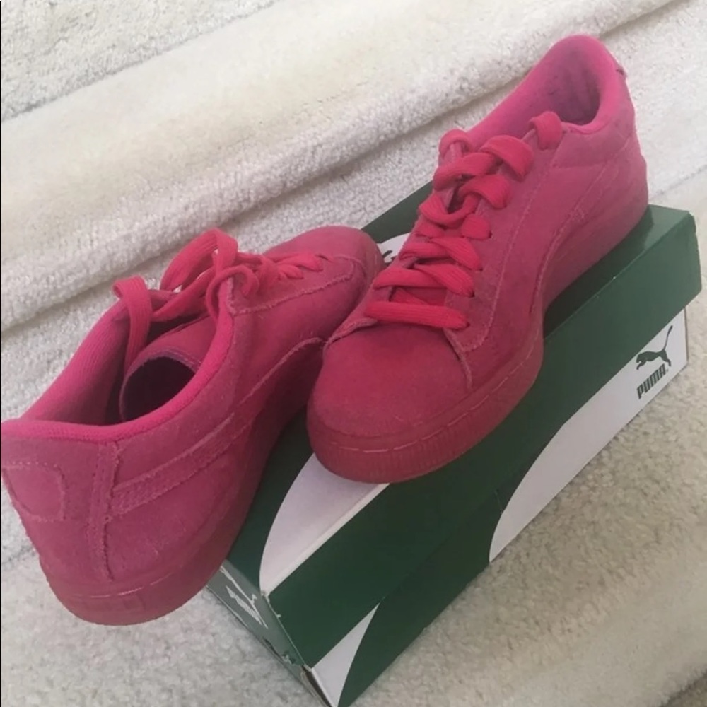 Puma Suede Hot Pink (Women 7.5)